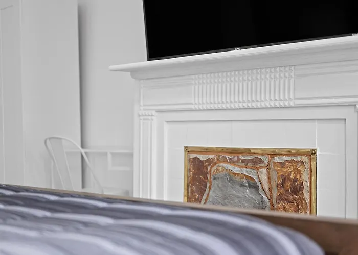 Shadyside, 3a Modern And Spacious Private Bedroom With Shared Bathroom And Free Parking
