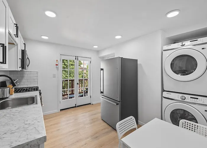 Shadyside, 3a Modern And Spacious Private Bedroom With Shared Bathroom And Free Parking Pittsburgh
