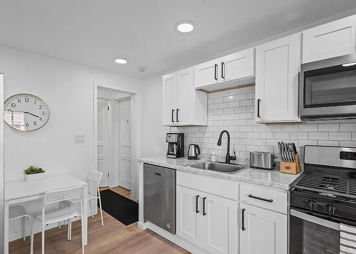 Shadyside, 3a Modern And Spacious Private Bedroom With Shared Bathroom And Free Parking *