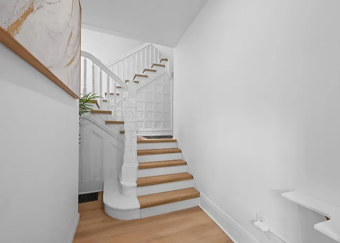 Shadyside, 3a Modern And Spacious Private Bedroom With Shared Bathroom And Free Parking